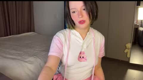 Snapshot of cute_emiliya chatting on 03.26.26 Emily online show from 03.26.26