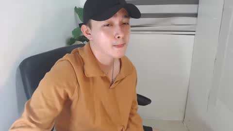 cute_enzo24 online show from 12.04.24