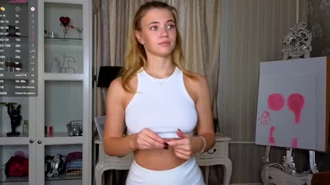 Snapshot of cute_fox_girl chatting on 10.18.25 Anne online show from 10.18.25