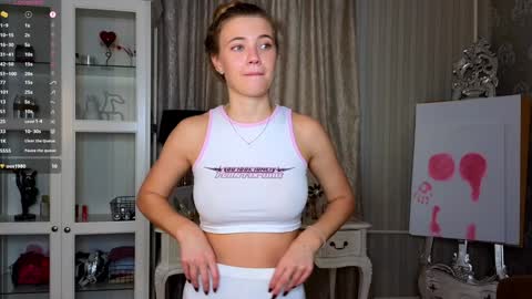 Snapshot of cute_fox_girl chatting on 10.24.25 Anne online show from 10.24.25