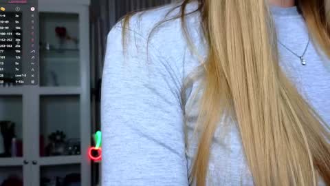 Snapshot of cute_fox_girl chatting on 11.16.25 Anne online show from 11.16.25