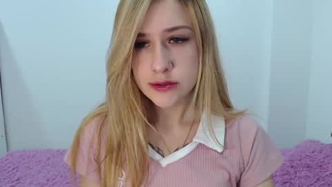 Snapshot of cute_isaa chatting on 02.23.25 Isabella online show from 02.23.25