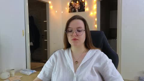 Snapshot of cute_junk chatting on 02.08.25 Kite and Jack online show from 02.08.25