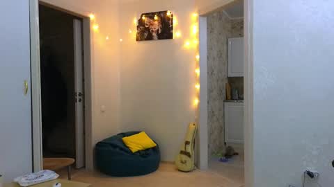 Snapshot of cute_junk chatting on 02.09.25 Kite and Jack online show from 02.09.25