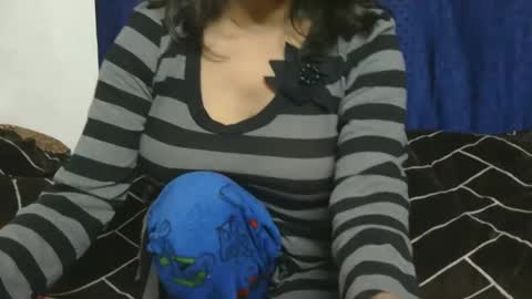 Snapshot of cute_kashmira99 chatting on 01.12.25 kashmira online show from 01.12.25