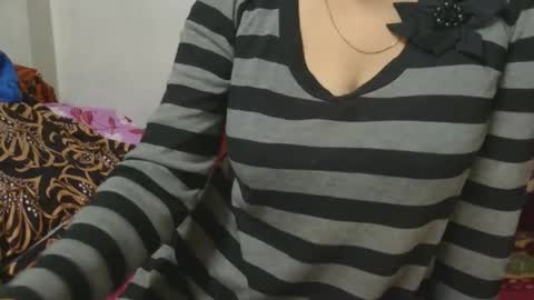 Snapshot of cute_kashmira99 chatting on 12.15.25 kashmira online show from 12.15.25