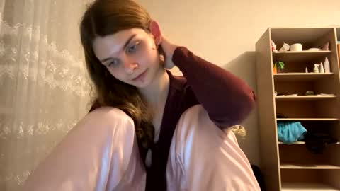 cute_kitte online show from 01.05.25