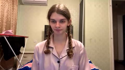 cute_kitte online show from 10.02.25