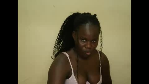 Snapshot of cute_latifah chatting on 01.17.26 cute_latifah online show from 01.17.26