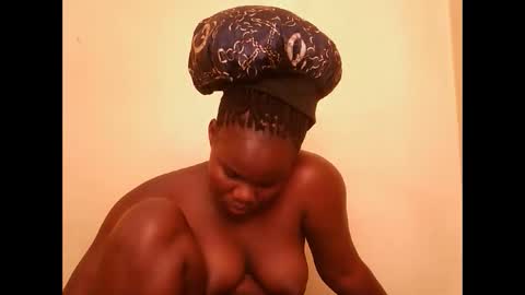 Snapshot of cute_latifah chatting on 02.13.26 cute_latifah online show from 02.13.26