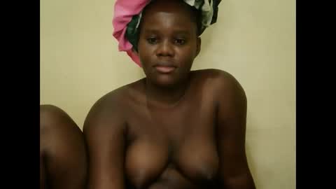 Snapshot of cute_latifah chatting on 02.22.26 cute_latifah online show from 02.22.26