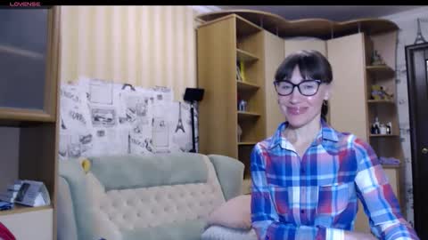 cute_lion_ online show from 11.29.25