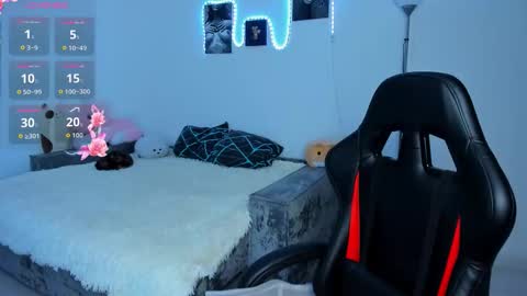 Emily online show from 11.04.25