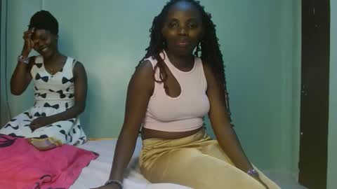 cute_lorna online show from 04.14.26