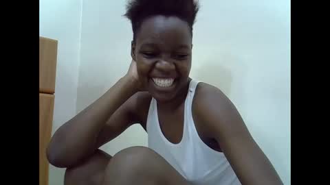 Snapshot of cute_marion chatting on 01.23.25 cute_marion online show from 01.23.25