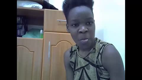 Snapshot of cute_marion chatting on 01.28.25 cute_marion online show from 01.28.25