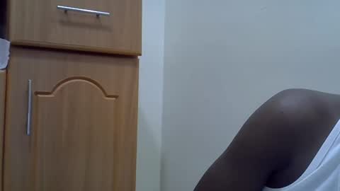 Snapshot of cute_marion chatting on 02.02.25 cute_marion online show from 02.02.25