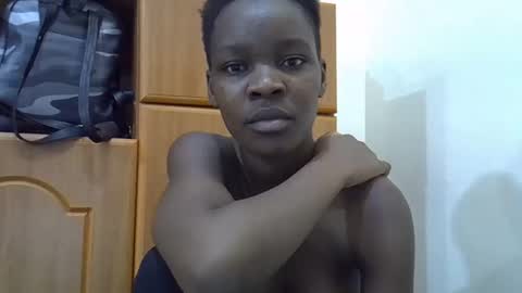 Snapshot of cute_marion chatting on 02.05.25 cute_marion online show from 02.05.25