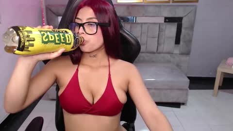 Snapshot of cute_martina_v chatting on 12.03.25 Martina online show from 12.03.25