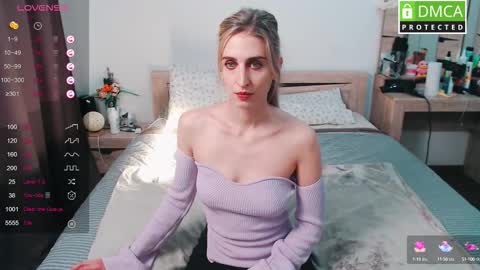 Snapshot of cute_milana chatting on 10.15.25 Milana online show from 10.15.25