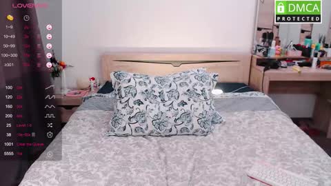 Snapshot of cute_milana chatting on 11.11.25 Milana online show from 11.11.25