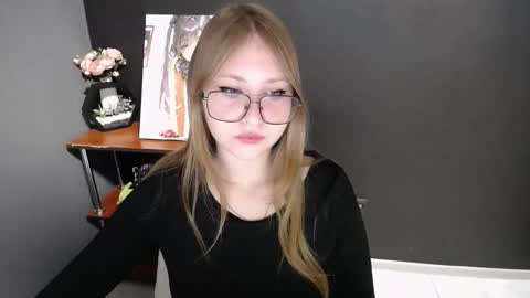 Veronica online show from 11.28.25