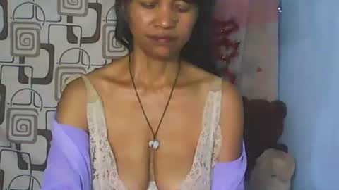 Snapshot of cute_moll chatting on 04.22.26 murielle online show from 04.22.26