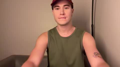 Snapshot of cute_moneylover chatting on 11.22.25 Pavla online show from 11.22.25