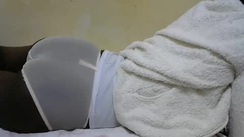 cute_perry online show from 10.04.25