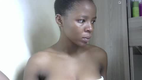 Snapshot of cute_sexy3 chatting on 02.16.25 SHARON online show from 02.16.25