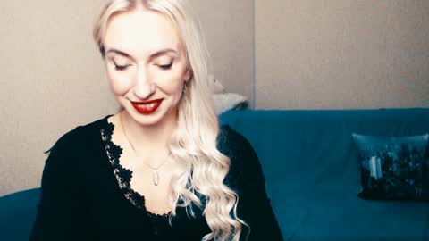 cute_smile_shy online show from 01.11.25