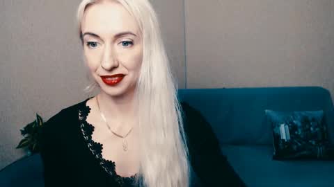 cute_smile_shy online show from 02.11.25