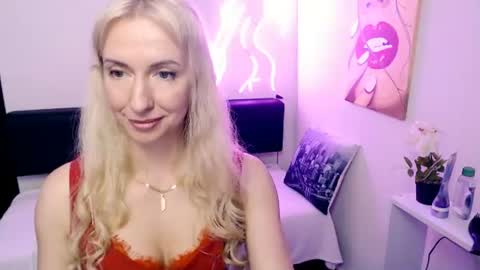 Snapshot of cute_smile_shy chatting on 06.09.26 cute_smile_shy online show from 06.09.26