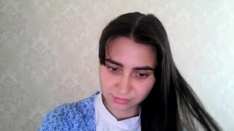 cute_strawberry_ online show from 10.08.25