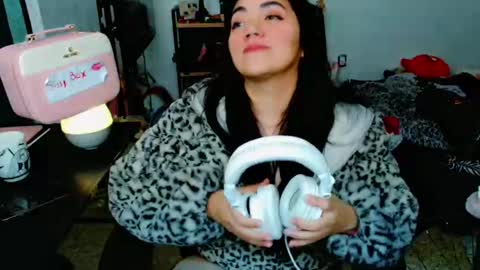 Snapshot of cuteambervi chatting on 01.15.25 Princess Amber online show from 01.15.25