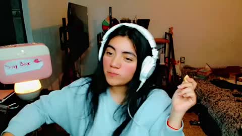 Snapshot of cuteambervi chatting on 01.20.25 Princess Amber online show from 01.20.25