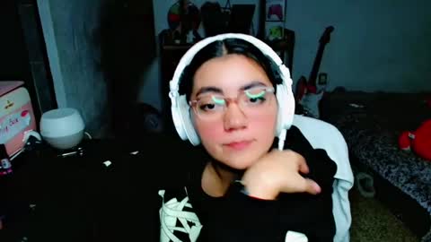 Snapshot of cuteambervi chatting on 02.10.25 Princess Amber online show from 02.10.25