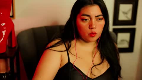 Snapshot of cuteambervi chatting on 12.15.25 Princess Amber online show from 12.15.25