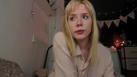 Snapshot of cuteasfuck_ chatting on 11.21.25 Amy online show from 11.21.25