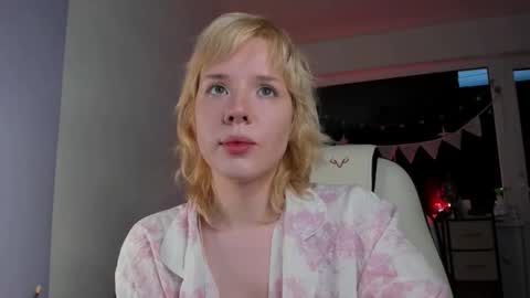 Snapshot of cuteasfuck_ chatting on 11.23.25 Amy online show from 11.23.25