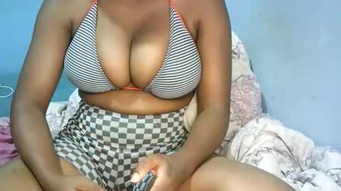Snapshot of cuteavrill chatting on 09.22.25 Avrill online show from 09.22.25