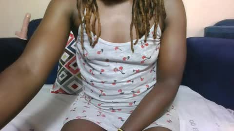 Snapshot of cuteberry87 chatting on 12.16.25 Cuteberry87 online show from 12.16.25