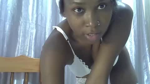 Snapshot of cutechic_pretty chatting on 10.01.25 Tasha online show from 10.01.25