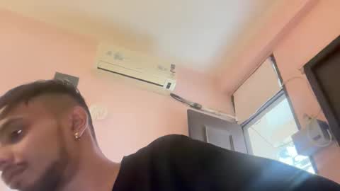 Snapshot of cutedickboii chatting on 12.14.25 cutedickboii online show from 12.14.25