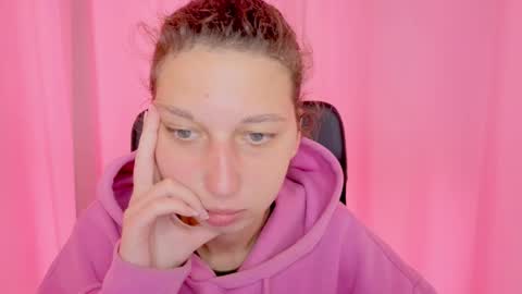 Elli online show from 10.22.25