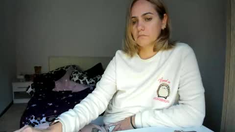 Snapshot of cutehana chatting on 10.08.25 MADY online show from 10.08.25