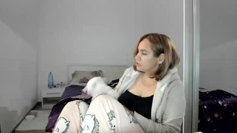 Snapshot of cutehana chatting on 10.16.25 MADY online show from 10.16.25