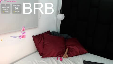 Snapshot of cutehanna1 chatting on 01.05.25 Hanna online show from 01.05.25