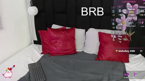 Snapshot of cutehanna1 chatting on 01.12.25 Hanna online show from 01.12.25