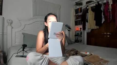 Snapshot of cutelittlemama0418 chatting on 09.11.25 Cutelittlemama0418 Lola online show from 09.11.25